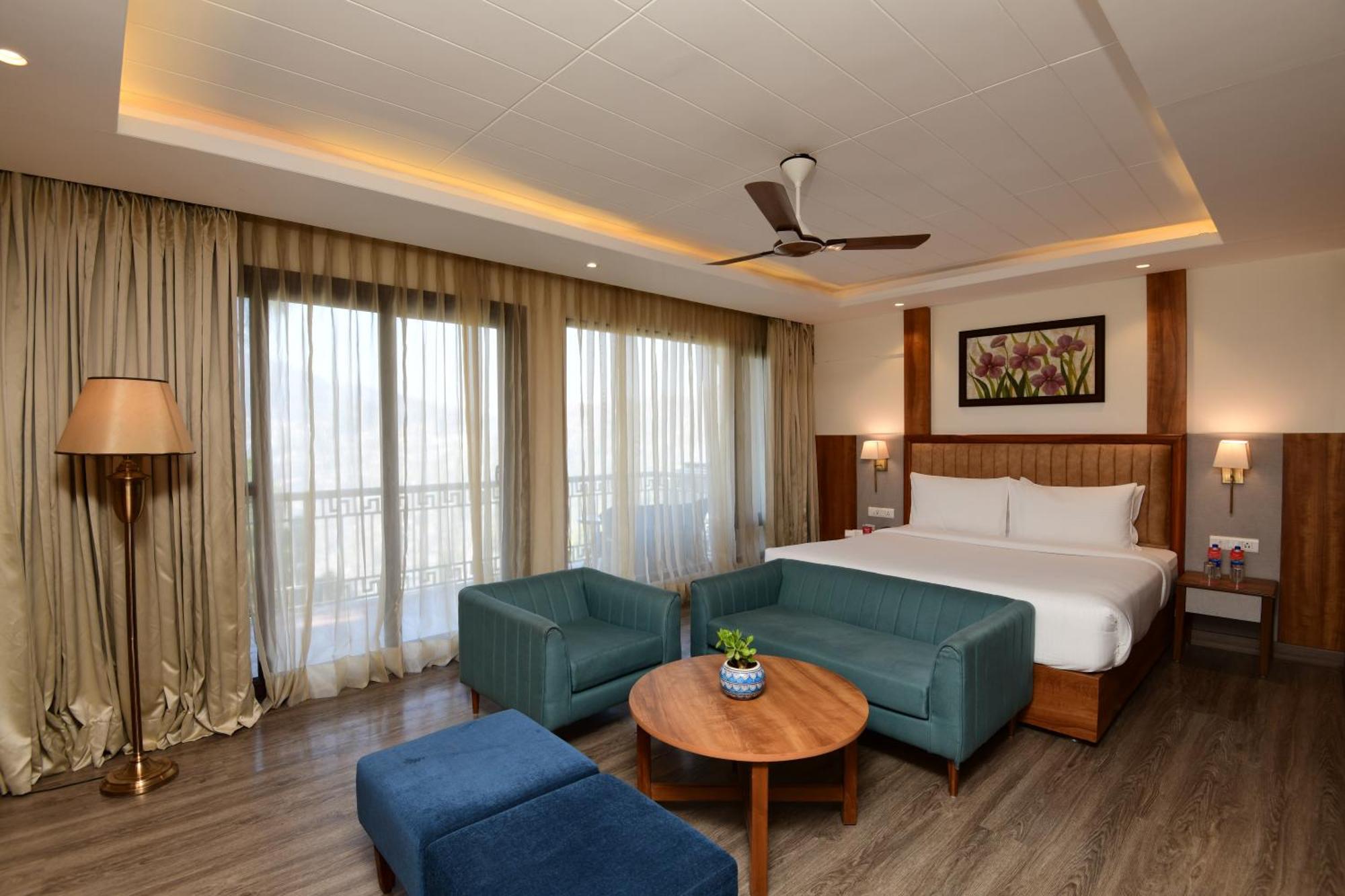 Ramada By Wyndham Kasauli Hotel Eksteriør billede